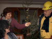 Herbert und Betty sorgen für den passenden Adventsschmuck.